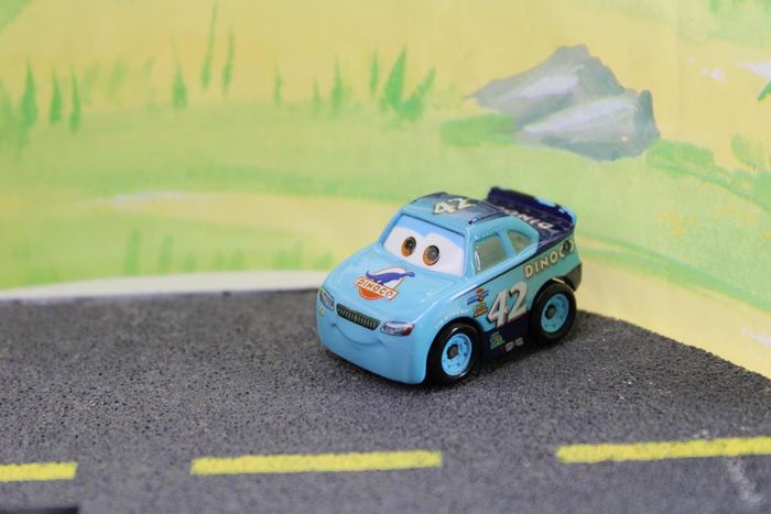 Disney Pixxar cars mini racer Cal Weather - photo numéro 1