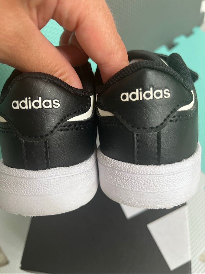 Basket adidas taille 26 - photo numéro 4