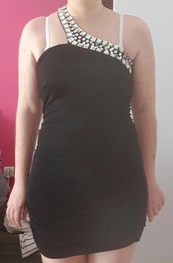 Robe noire 1 bretelle avec strass