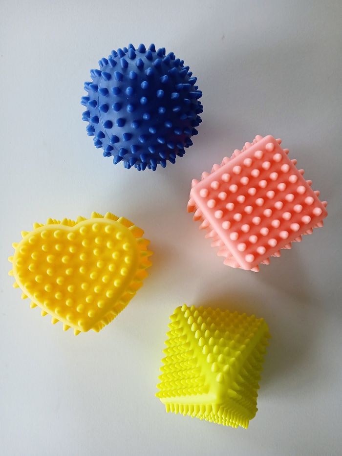 Balles et formes à picots