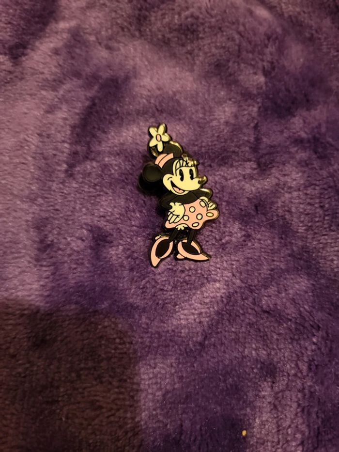 Pins broche minnie disney