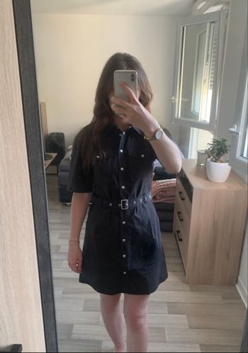 Robe noire Mango