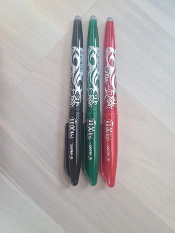 3 stylos frixion neufs
