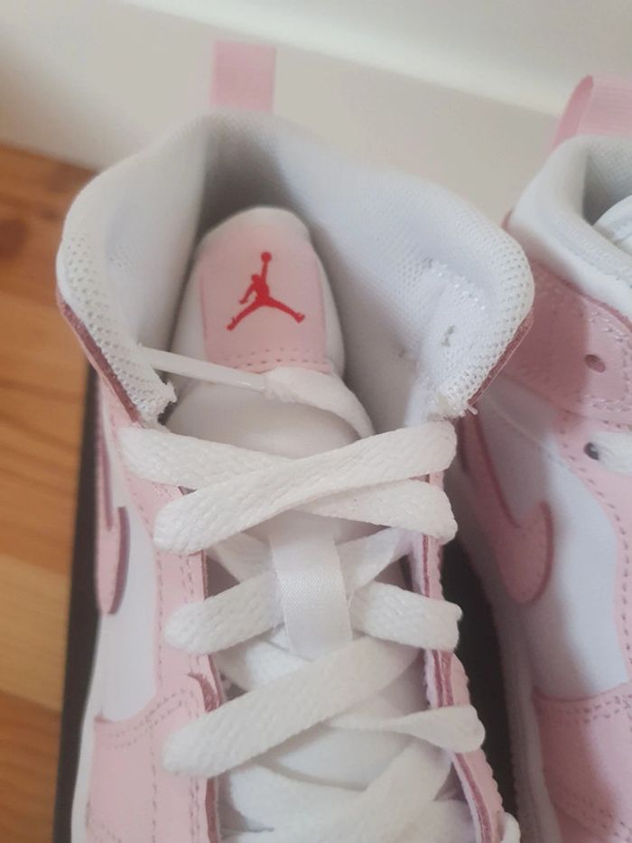 Nike Air Jordan 1 Mid "Pink"(29.5) - photo numéro 4