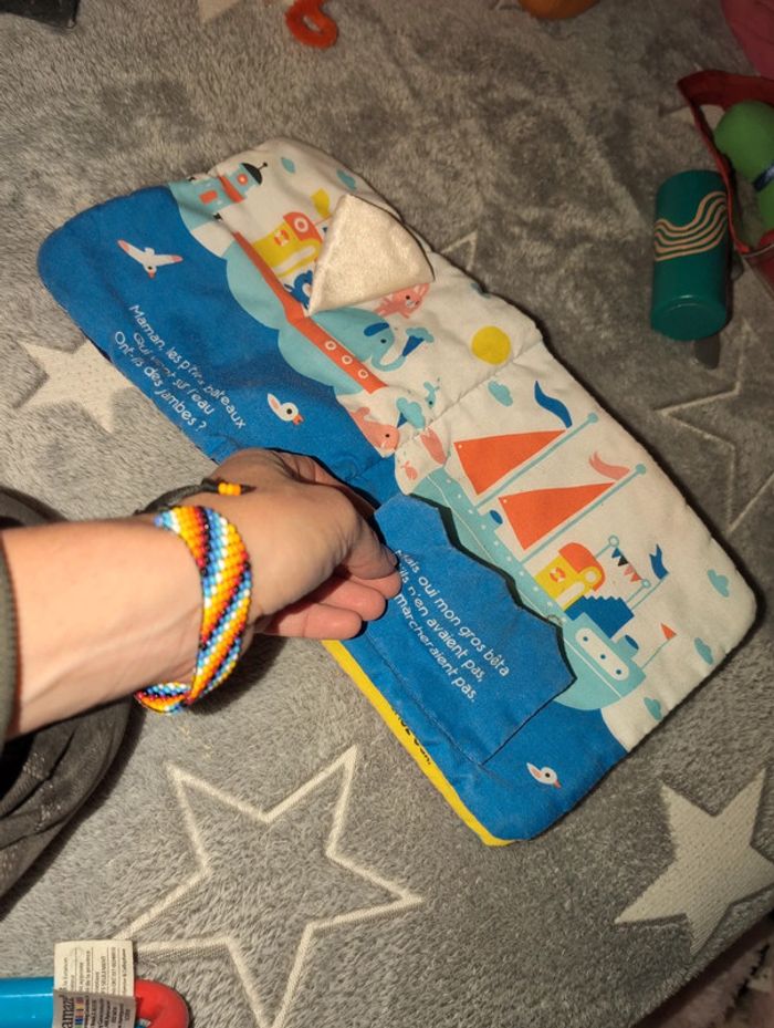 Livre TU petits en tissu, rigolo sur chanson des bateaux - photo numéro 3
