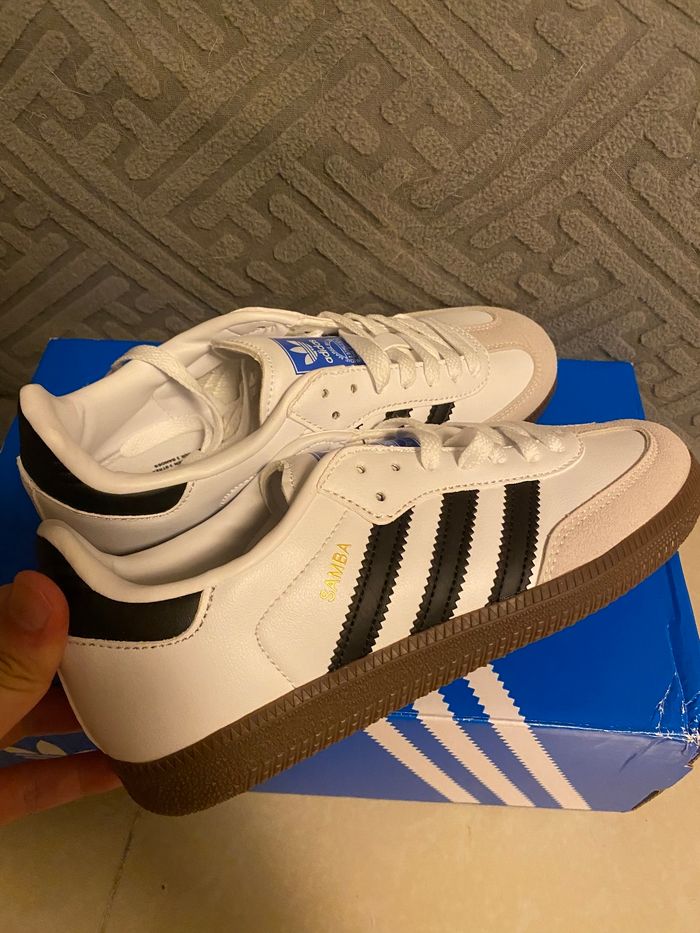 Baskets Adidas Taille 37 - photo numéro 3