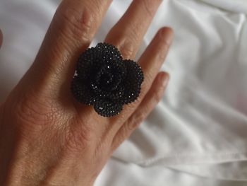 Bague fantaisie noire rose