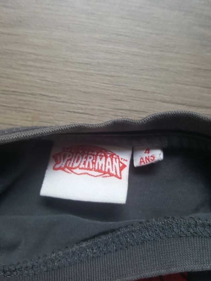 T-shirt manches courtes taille 4 ans - photo numéro 2