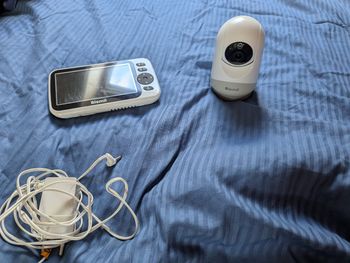Babyphone Caméra Moniteur vidéo pour bébé avec caméra et Audio avec Batterie 30 Heures, 5" Blemil