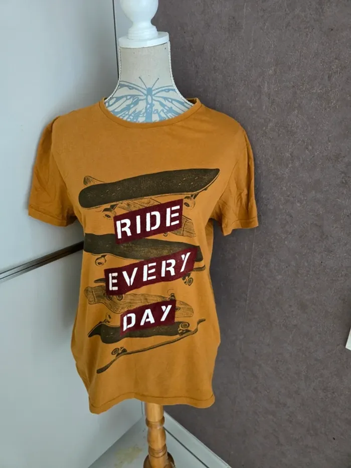 Tee-shirt Kiabi taille S 16 ans 164 176 cm très bon état