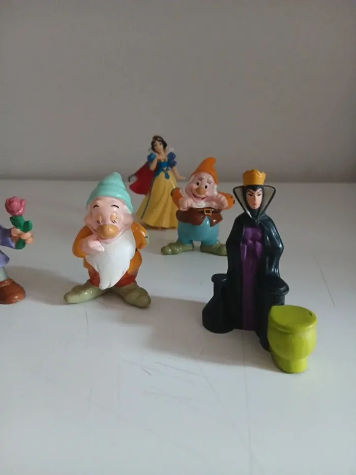 Lot 7 figurines blanche neige et nains - photo numéro 6