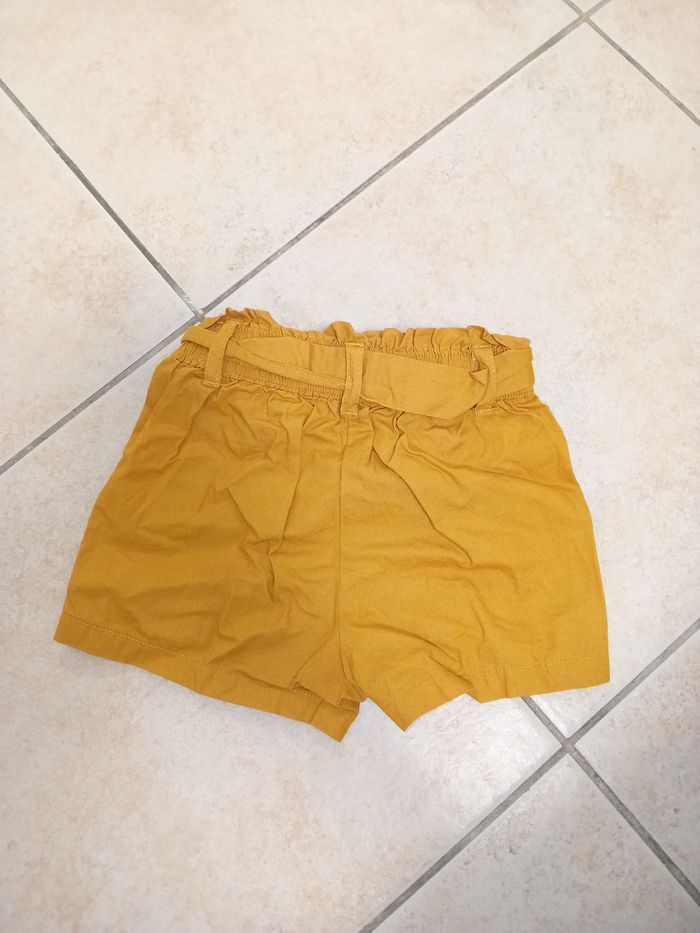 Short moutarde 9 mois - photo numéro 2