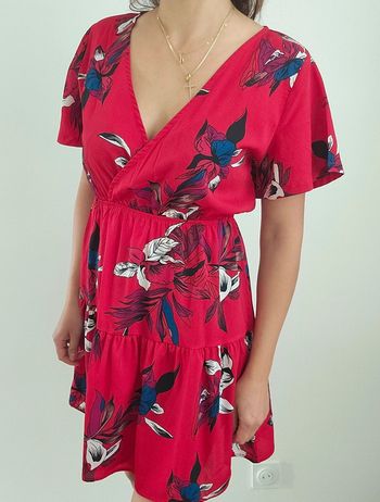 Robe rouge fleurie
