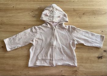 Gilet rose à capuche