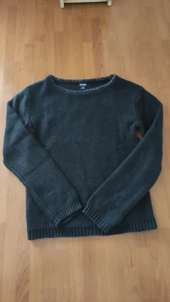 Pull noir manches longues Kiabi taille 8 ans