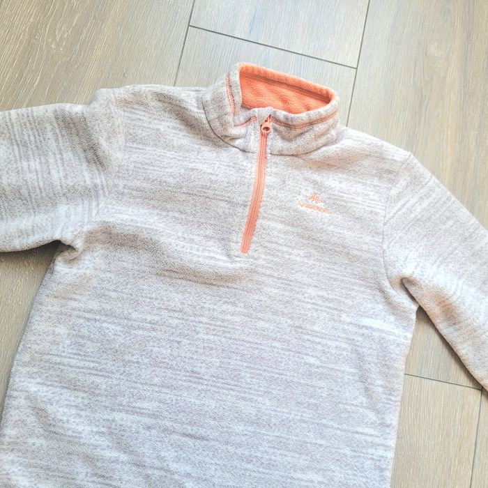 Pull polaire gris et blanc. Fille 8 ans. Marque Decathlon - photo numéro 2