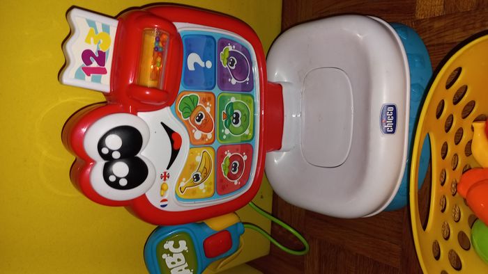 jeu dinette : caisse  pèse légumes et fruits  Baby market bilingue de CHICCO - photo numéro 3