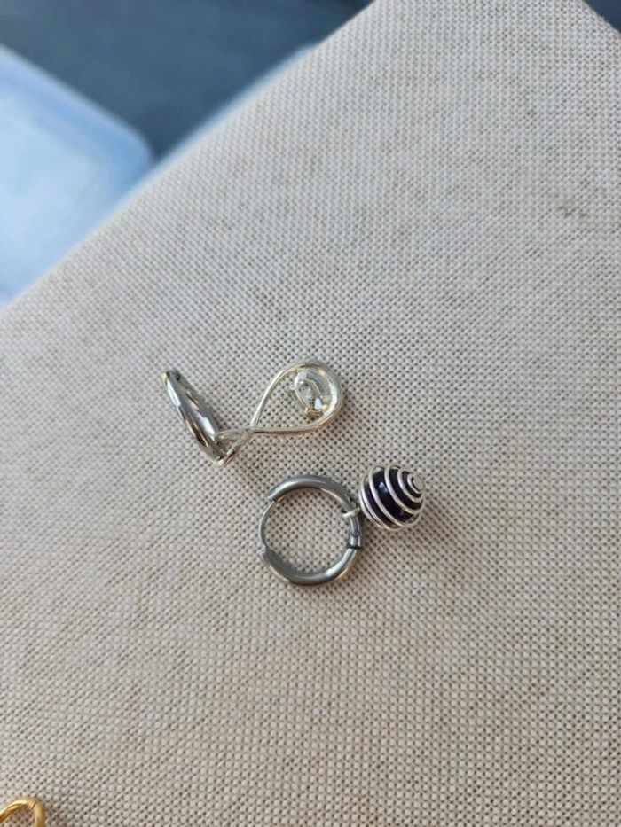 Boucles d'oreilles dépareillées silver vintage - photo numéro 4