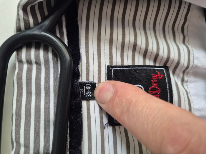 Chemise blanche et noir homme Taille 39/40     5.00€ - photo numéro 2