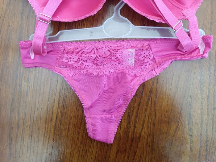 Ensemble lingerie - photo numéro 2