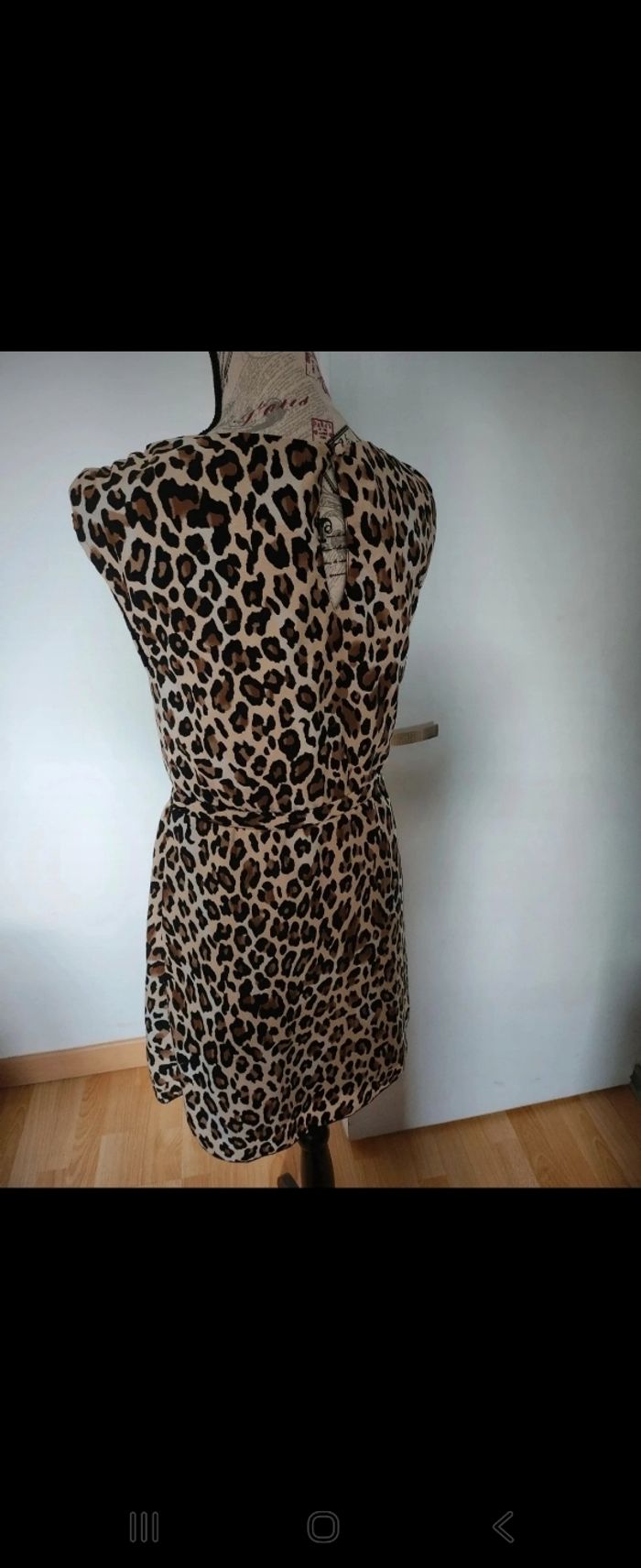 Superbe Robe Cintrée Léopard H&M taille 34 - photo numéro 4