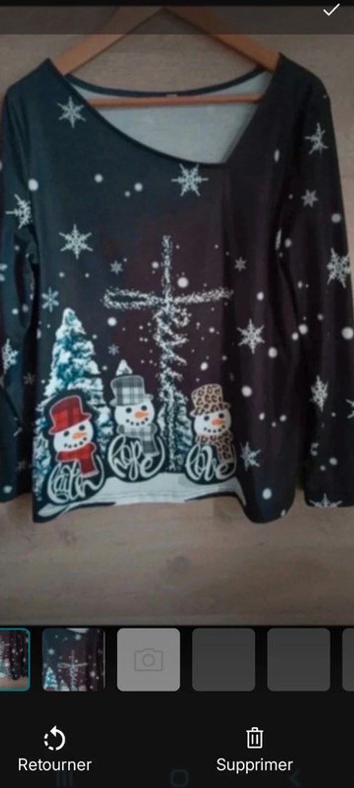 Très beau pull léger de Noël 🎄 neuf Taille 40 maria gabriele - photo numéro 3