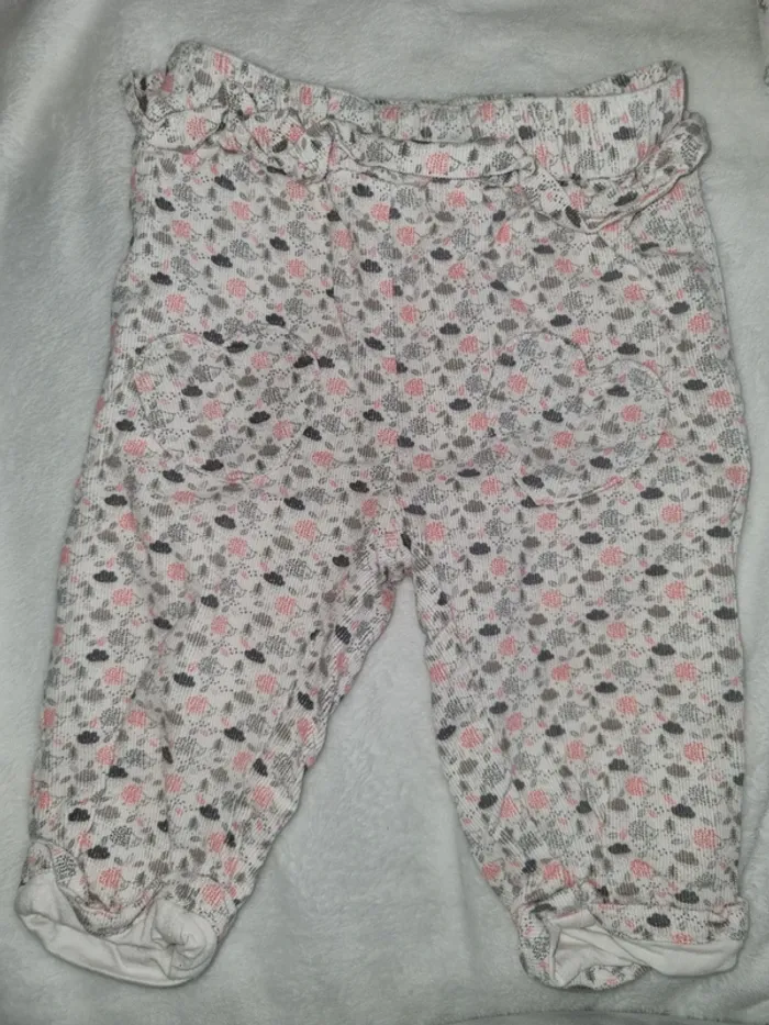 Pantalon en velours côtelé taille 9 mois