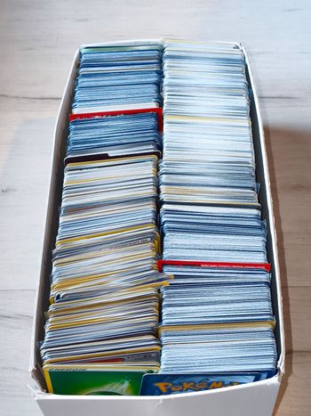 Lot de 100 cartes Pokémon VF en très bon état 