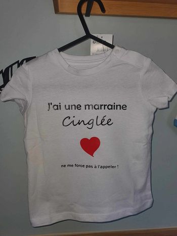 t-shirt bébé marraine cinglée