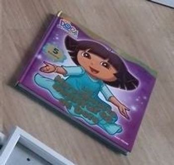 Livre Dora l'exploratrice.