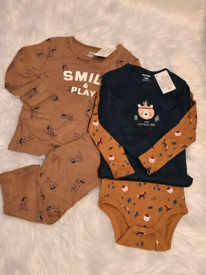 NEUFS (non portés)🏷🏷🤩😍💙SUPERBES  bodies ml et pyjama 18 mois garçon 🤩😍💙