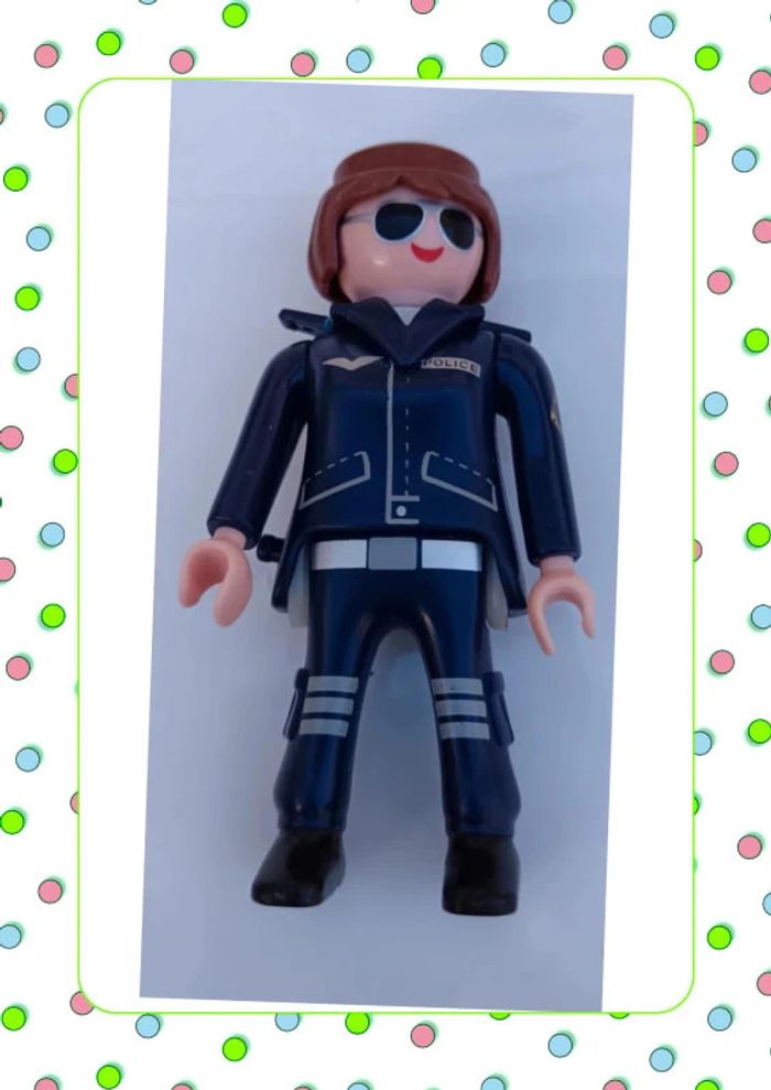 Policière Playmobil