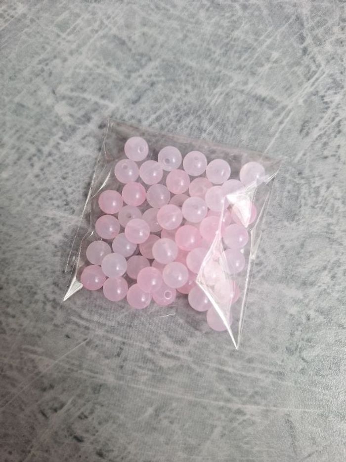 Perles roses