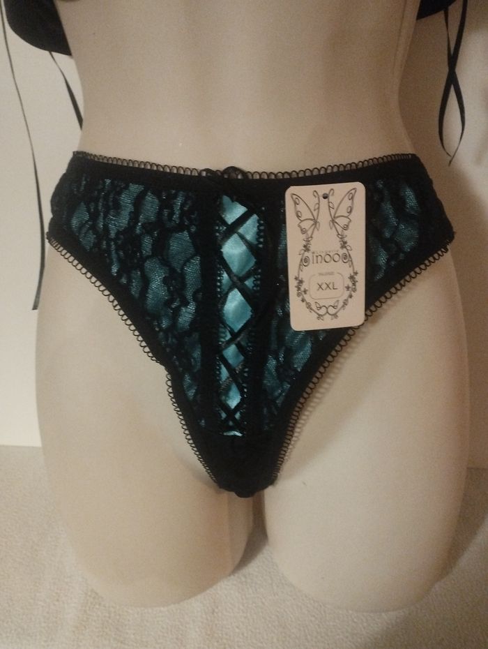 Ensemble de lingerie neuf avec armatures et rembourrage 105D XXL pour le string - photo numéro 4