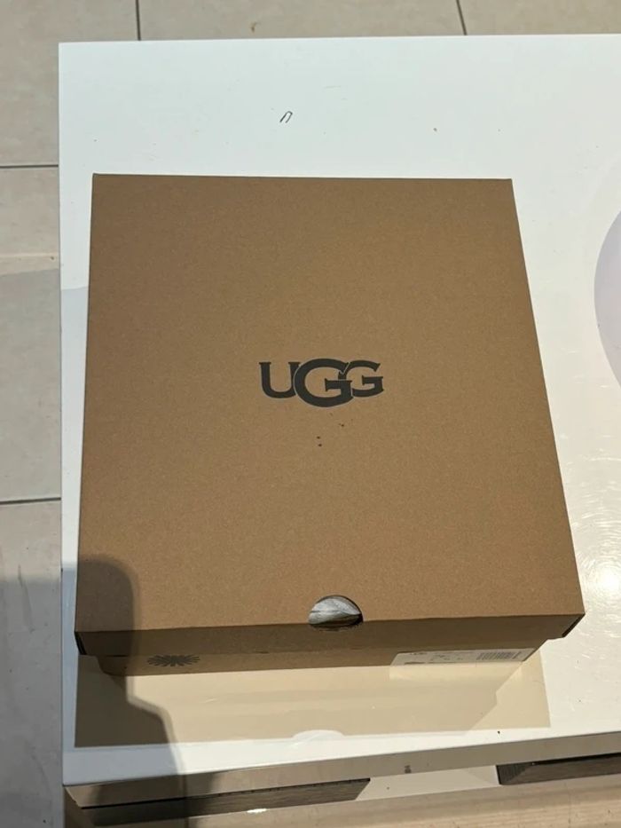 Ugg Classic Ultra Mini Boot taille 40 - photo numéro 4