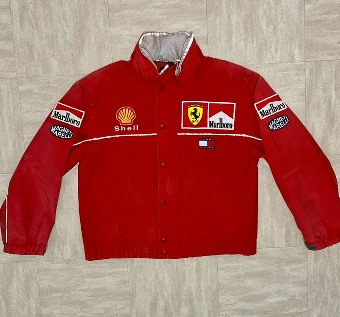 Veste Ferrari x Tommy x Marlboro