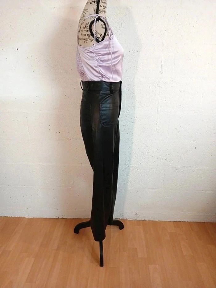 đ€ Pantalon Zara simili cuir â Taille 36 â TrĂšs bon Ă©tat - photo numĂ©ro 3