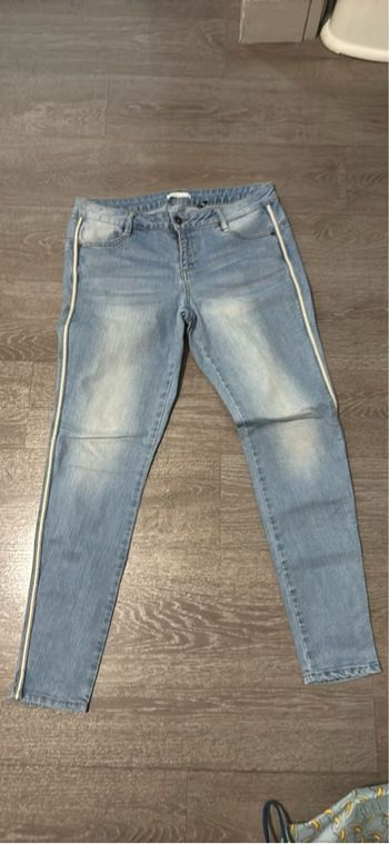 Jean bleu ciel taille M 