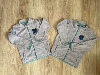 2 gilets polaires 5-6 ans