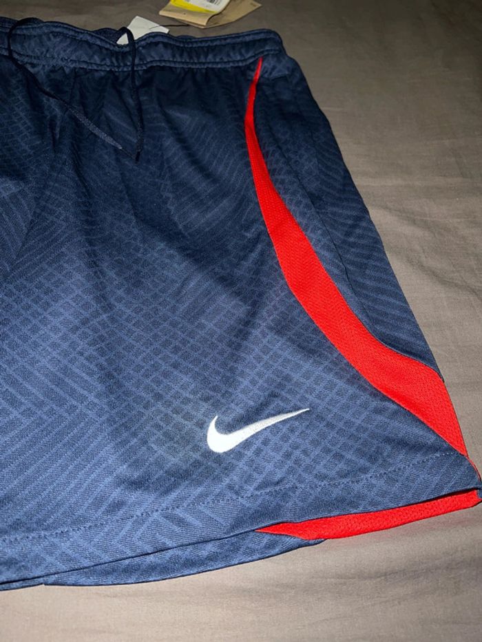 Short Nike taille S PSG unisex - photo numéro 3