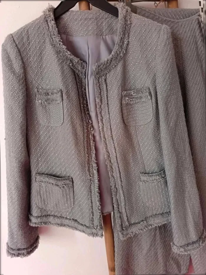 Ensemble  tailleur  en  tweed - photo numéro 2