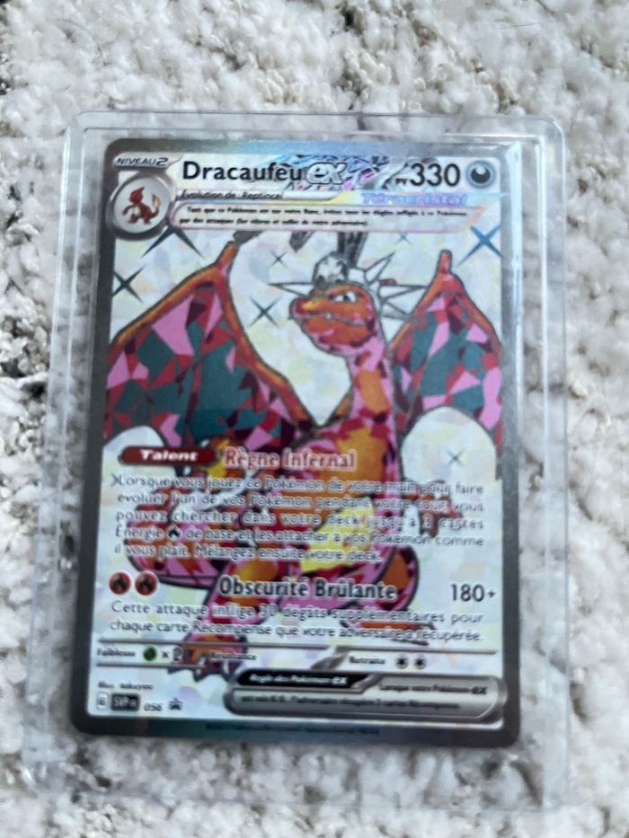Carte Dracaufeu Pokémon sous top loader - photo numéro 3
