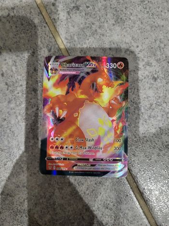 Carte pokémon charizard