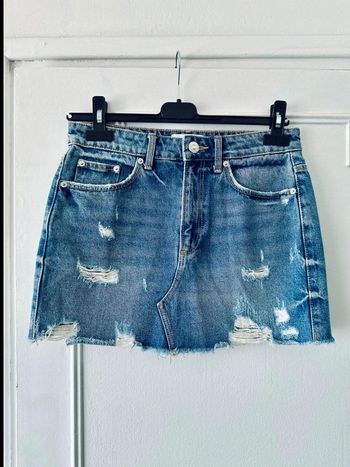 Jupe courte en jean taille haute trouée bleu taille S ZARA