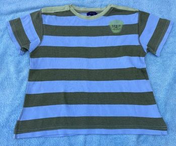 0,50€ 💶 T-shirt 8 ans