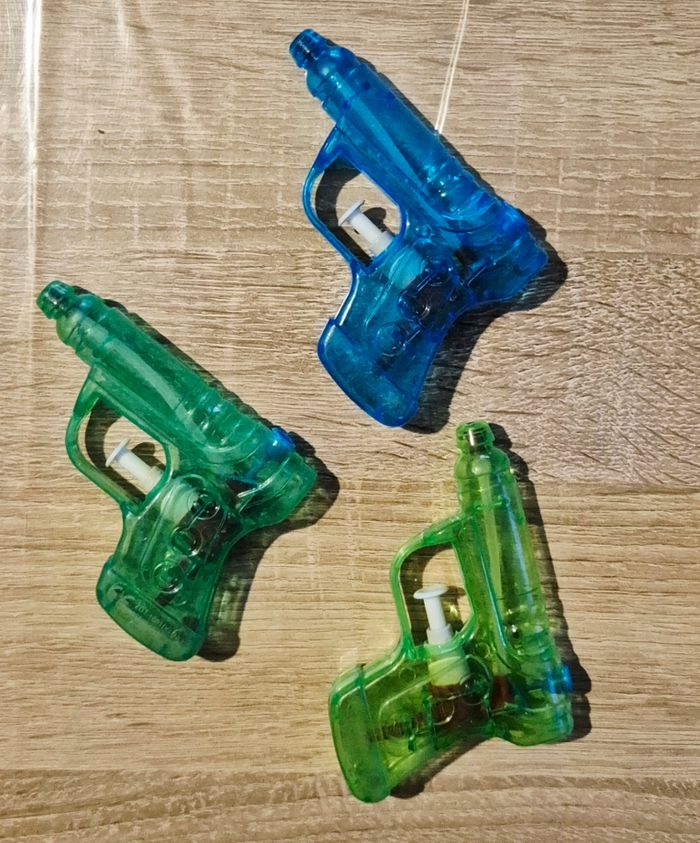 Lot de 10 Petits Jouets (Minions, Nerf, Tweety, Super-héros) - photo numéro 6