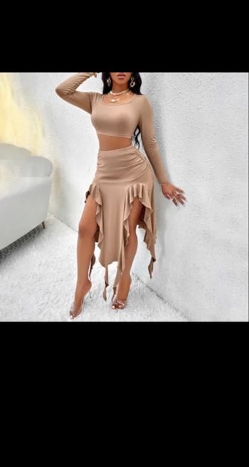 Costume de robe plissé à col rond à manches longues pour femmes - Tenue élégante à volants de couleur unie