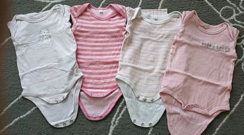 Lot 4 bodies manches longues 6 mois