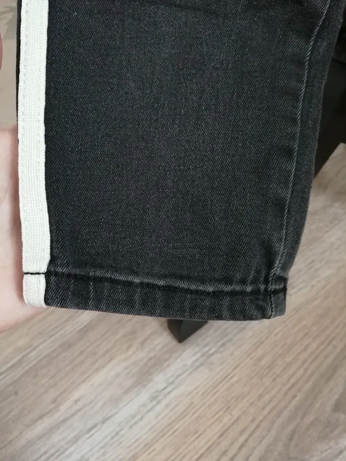 Jeans skinny noir délavé avec rubans rouge et blanc / jennyfer / (40) - photo numéro 5
