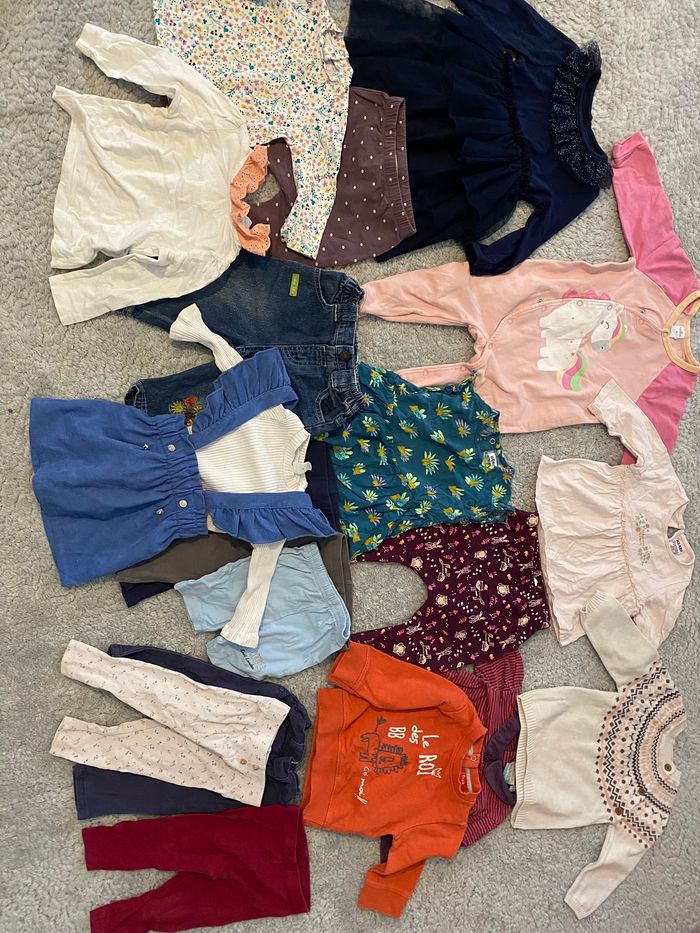 Lot de 20 habits taille 6mois, Différentes marques - photo numéro 2